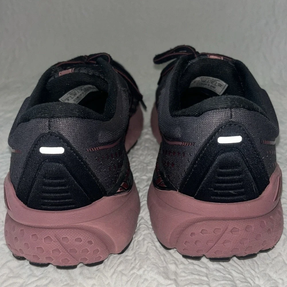 Brooks Adrenaline GTS 21 Running Sneaker - Picture 5 of 14